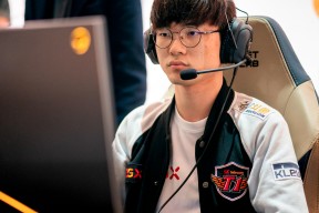 南宫28-Faker连续十场比赛得分超过高光表现，MAD挑战极限！的简单介绍