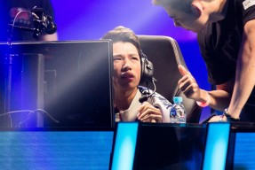 NG28-包含德罗巴遭遇二十连败，SKT教练面临压力！的词条